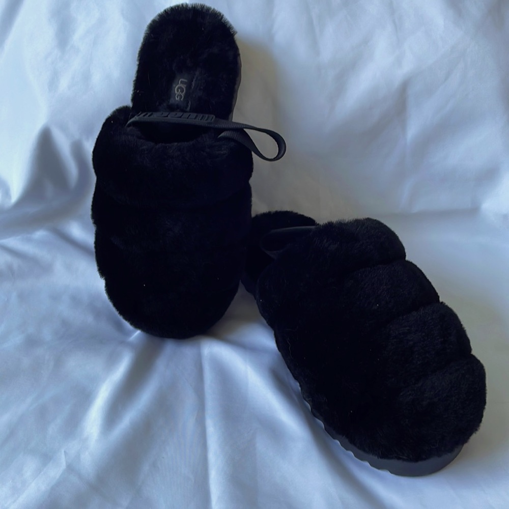 Uggs Black Super Fluff slippers